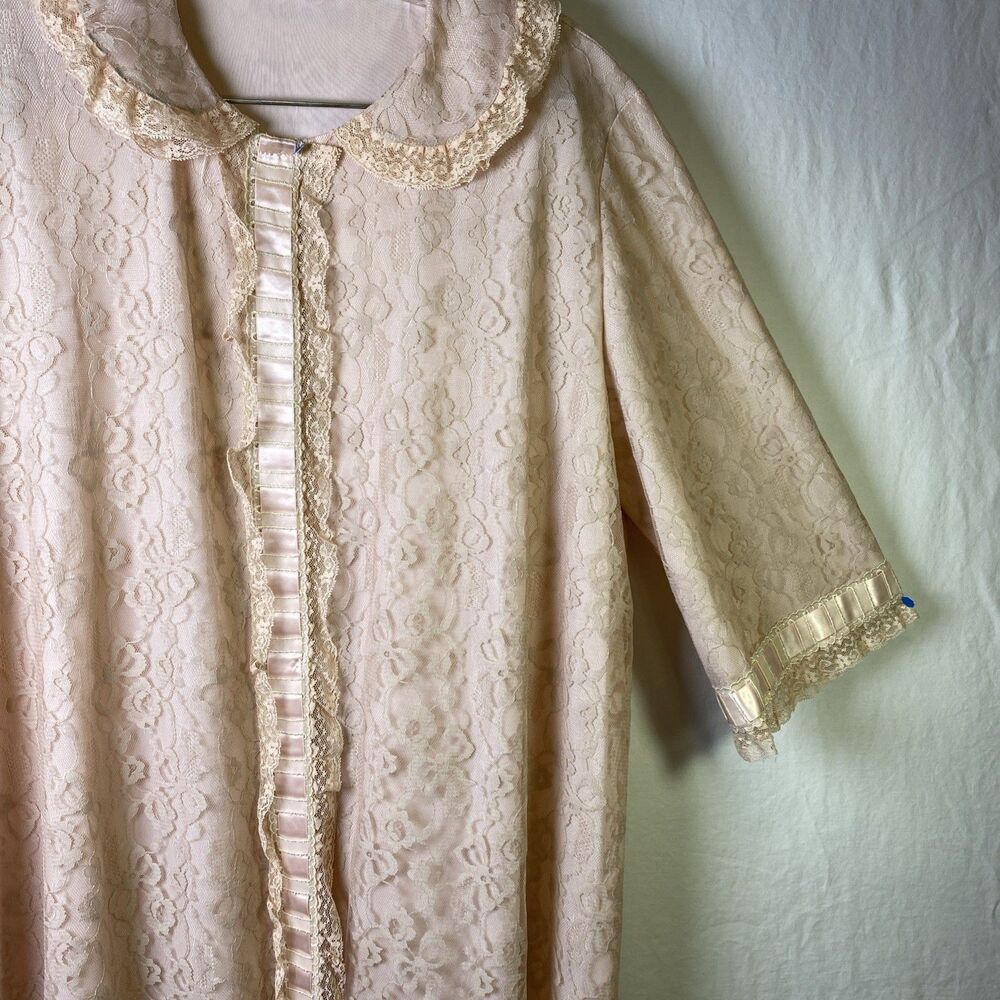 Vintage 1960s Womens Long Lace Robe Romantic Beige Pink (See Measurements) - Picture 5 of 16